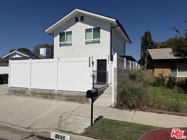 Building Photo - 8550 Gloria Ave