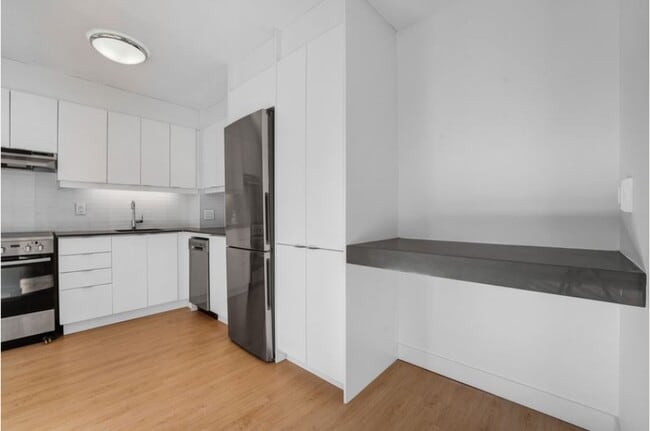 Photo - 145 York St Unit 402