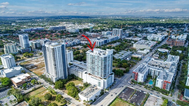 Building Photo - 315 NE 3rd Ave Unit 902