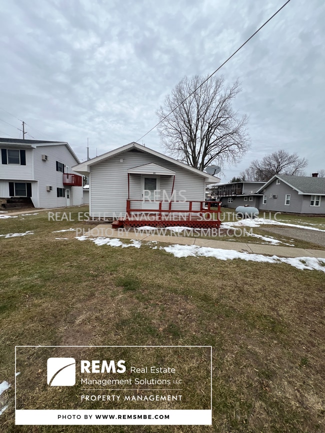 Photo - 151 W Adams St