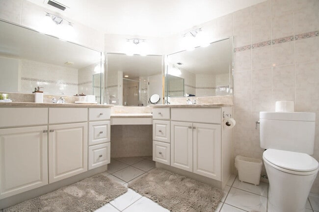 Building Photo - 3400 Ocean Beach Blvd Rental
