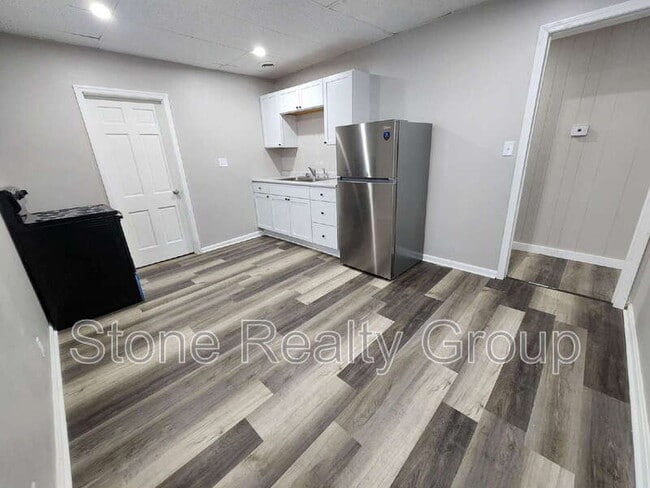 Photo - 2200 S 8th St