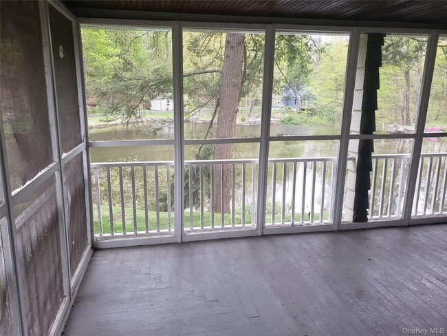 Photo - 1 Millpond Ln