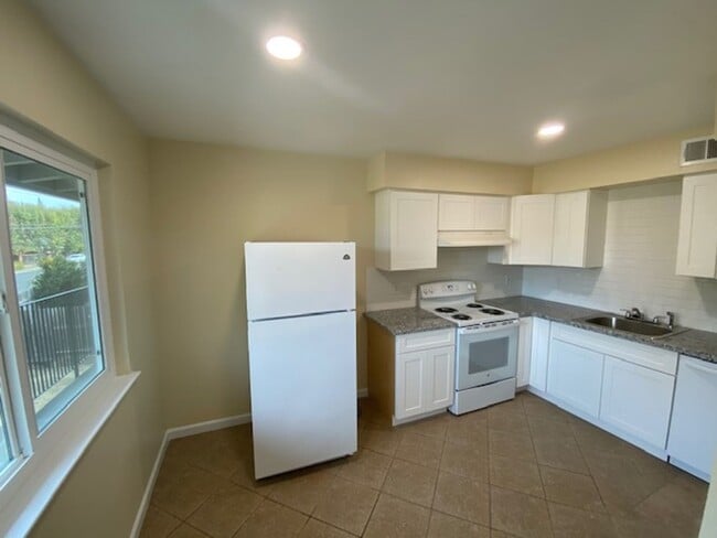 Photo - 5712 Kenneth Ave Unidad 5712 Kenneth Ave #D