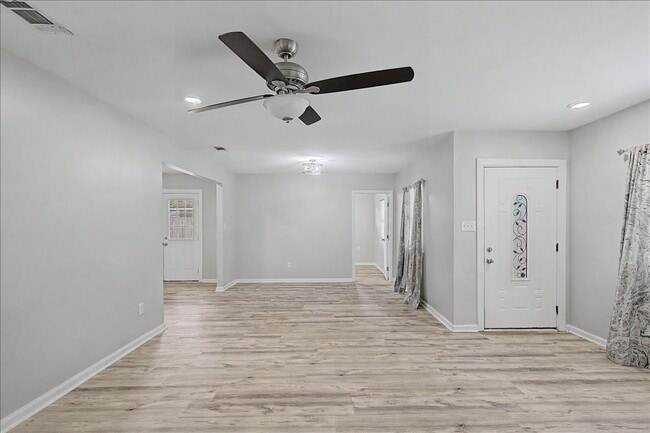 Photo - 2204 Mason Dr
