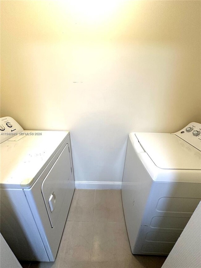 Photo - 919 NE 199th St Unit 104