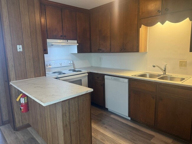 Photo - Adorable 2 Bedroom Convenient to I-29, Shopping & More!
