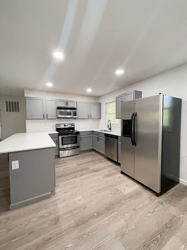 Photo - 21 Munster Dr