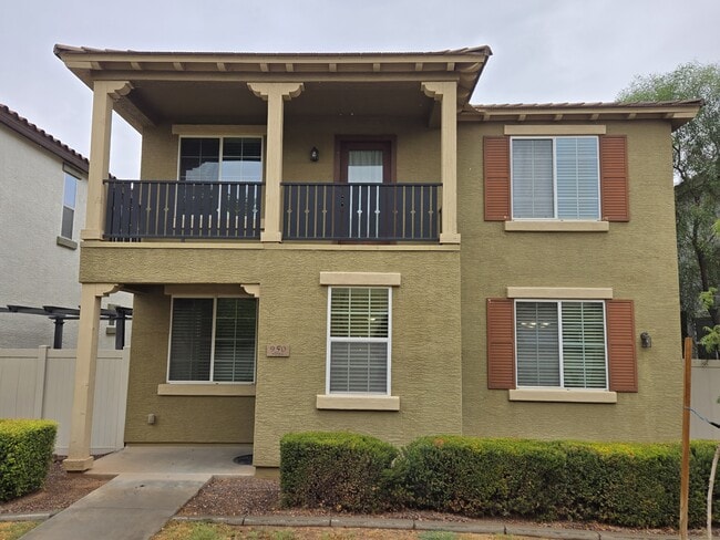 Building Photo - 950 S Wallrade Ln
