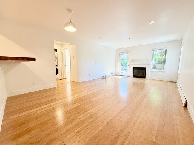 Photo - Spacious Capitol Hill Bedroom w/ Private Patio - Two Parking Spaces Included! $3900 and AVAILABLE... Unidad 104