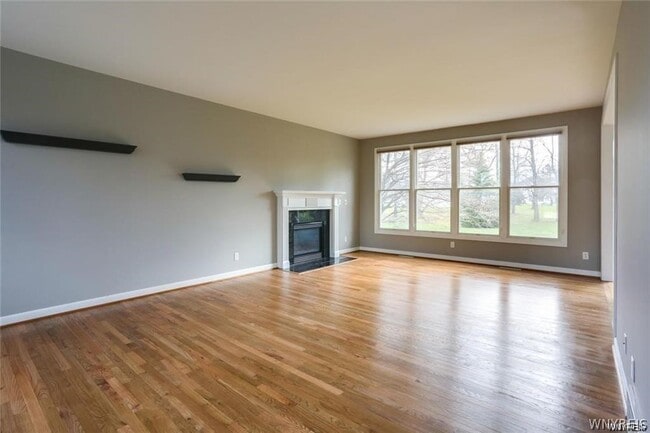 Photo - 5558 Martha's Vineyard