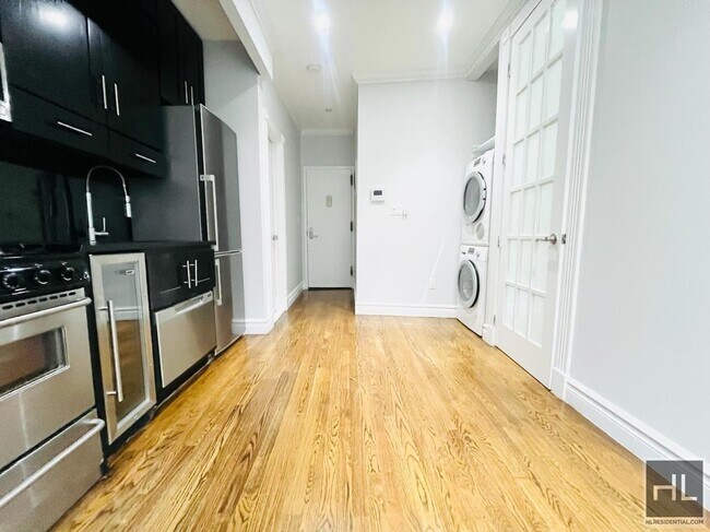 Building Photo - E 13TH ST.