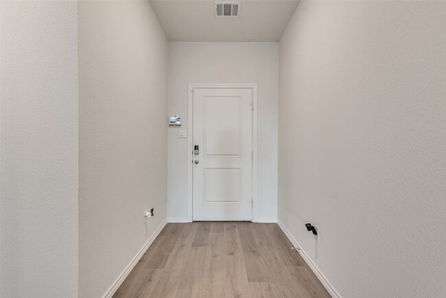 Photo - 2706 Knollwood Trl