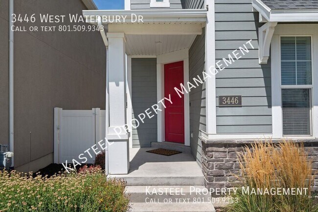 3446 W Waterbury Dr