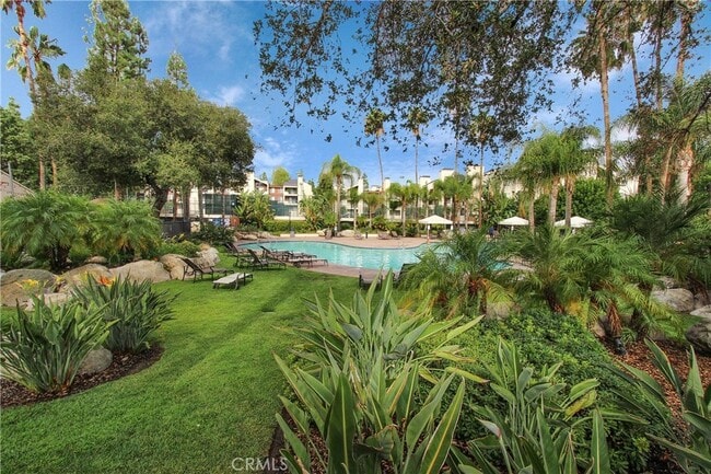 Photo - 21450 Burbank Blvd Unit Building 13 #320