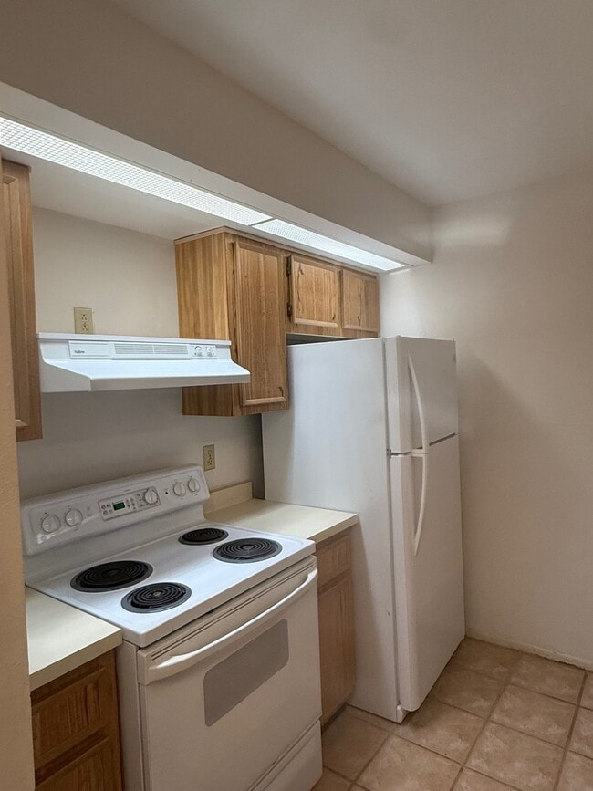 Kitchen - 4207 Winding Moss Trl Unit 104