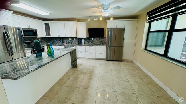 Building Photo - 20381 NE 30th Ave Rental