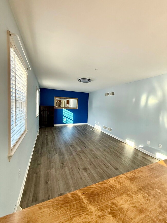 Photo - 115 Fleetline St