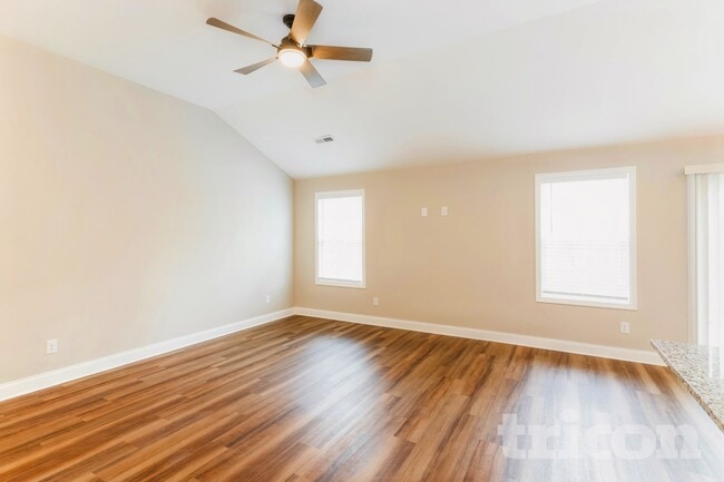 Photo - 341 Green Hills Dr