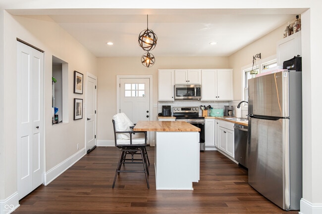 Building Photo - 405 Keystone Ave