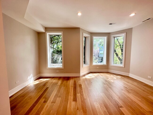 Photo - 930 N Wolcott Ave Unit 2