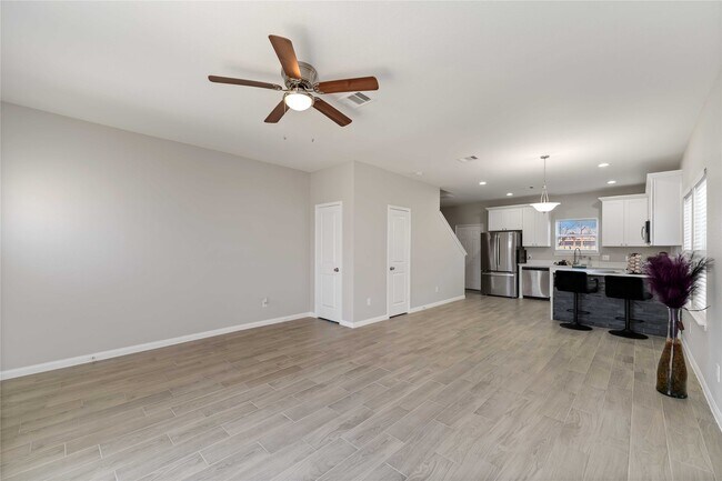 Photo - 9711 Beckley St