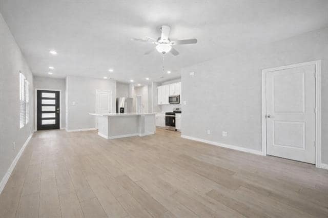 Photo - 707 Leavenworth Dr