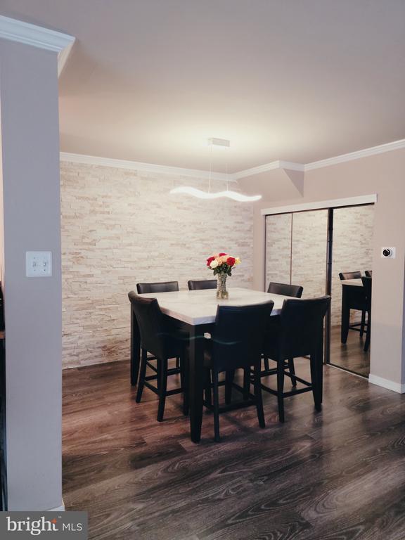 Photo - 9364 Neil Rd