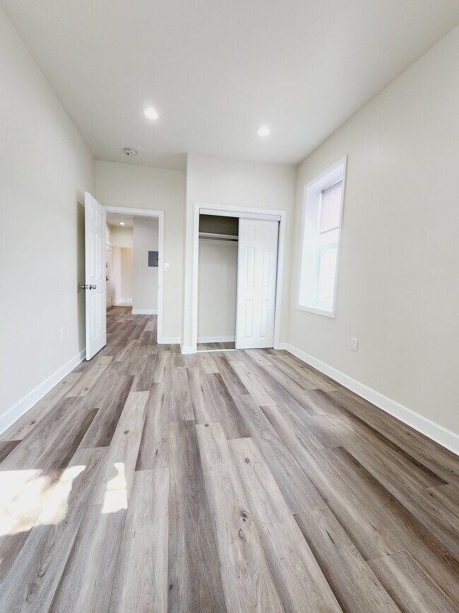 11 Broadway Ave 45 - 10 Broadway Unit 45