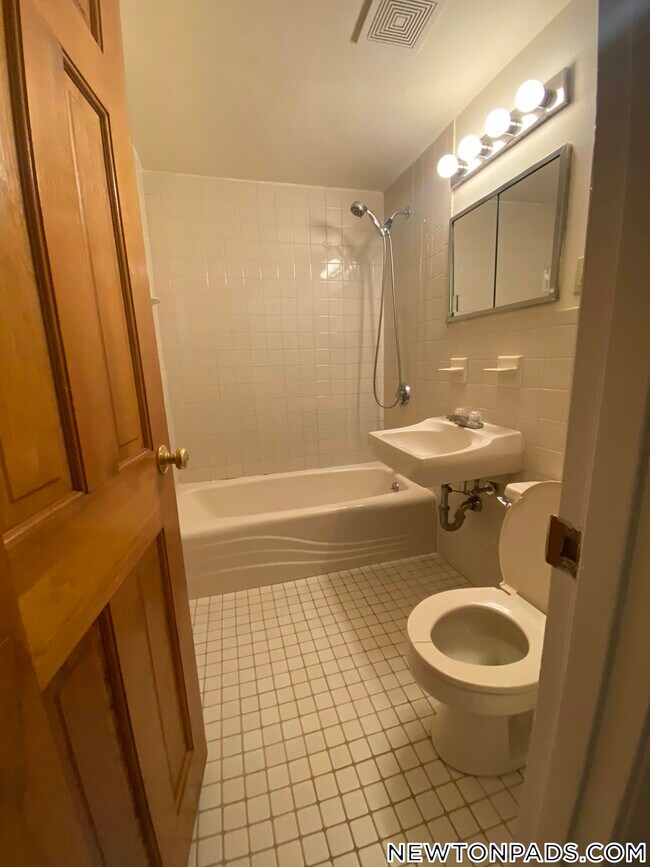 Photo - 278 Grove St Unidad 1