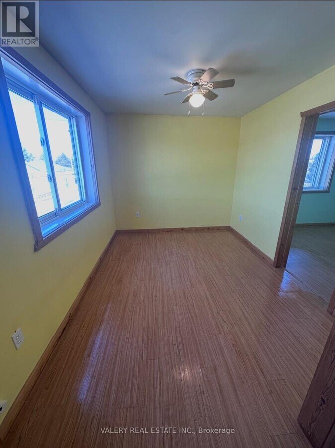 Photo - 12 St David St N Unité 6