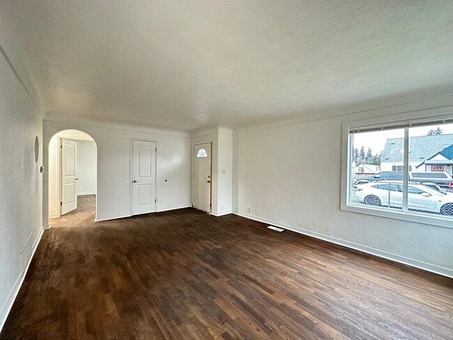 Photo - 1134 N Rainier Ave