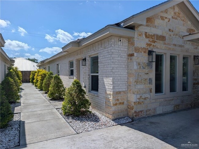 Building Photo - 14 S McColl Rd Unit 1