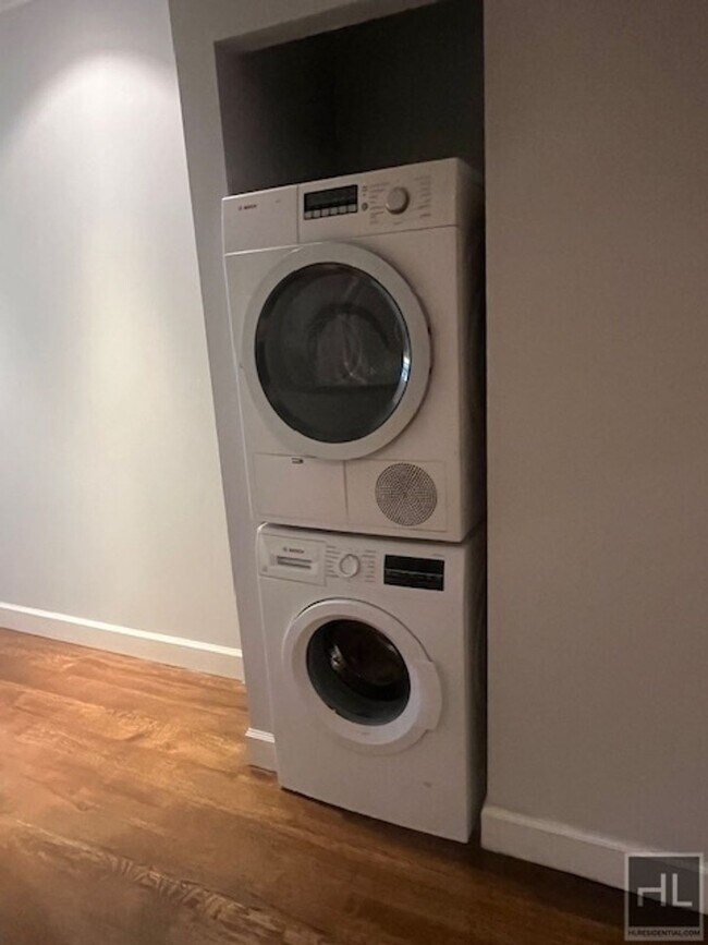 Photo - 10TH AVE. Unidad 2RS