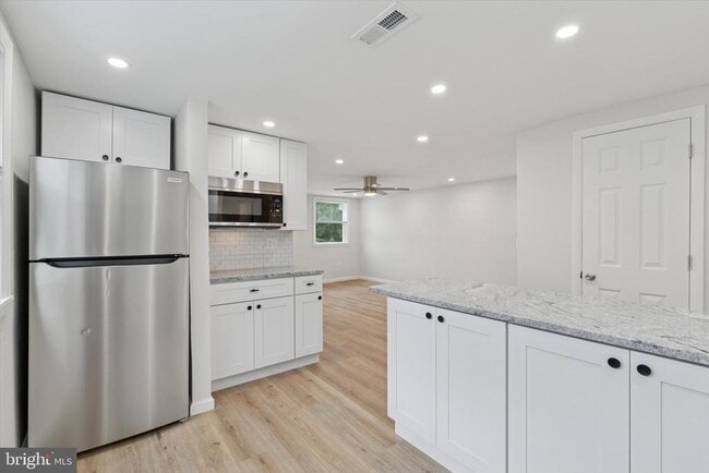 421 W Jefferson St
