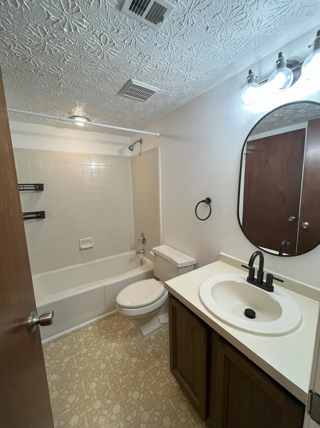 Photo - 44710 Beechwood Ct