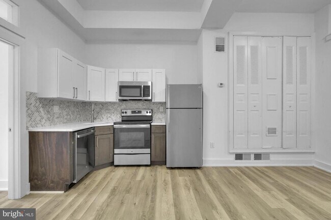 Building Photo - 44 S 3rd St Unit 2 Rental