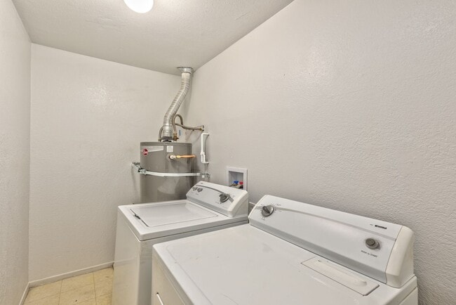 Photo - 3912 Torsby Pl