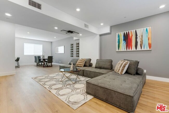 Photo - 4637 Laurel Canyon Blvd Unidad 3