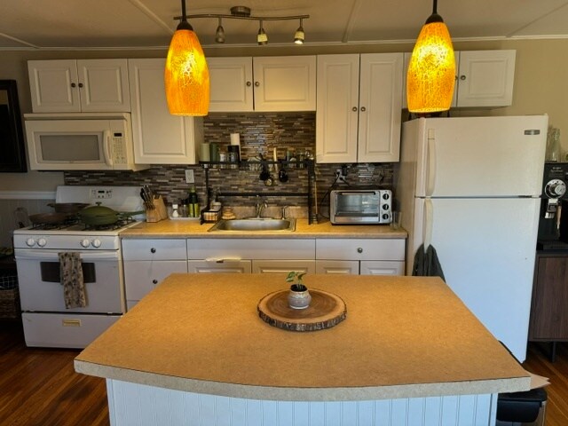 Building Photo - 56 Ferry St Unit 2 Rental