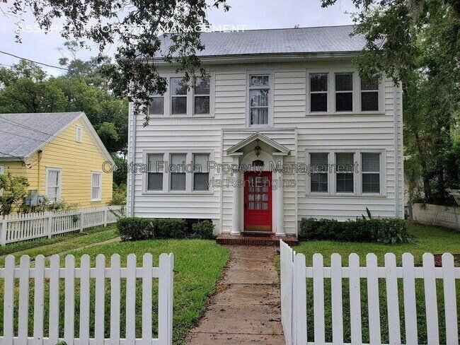 Building Photo - 617 N Hyer Ave Unit 2
