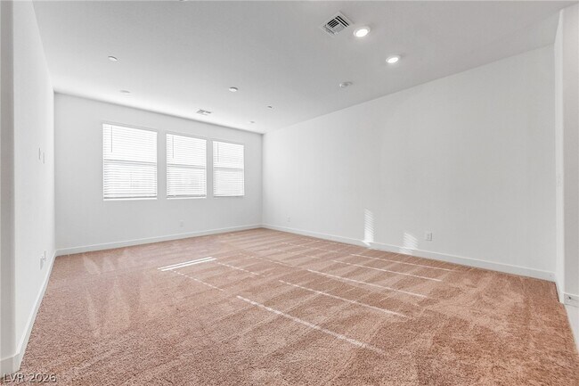 Photo - 5838 Kips Bay St