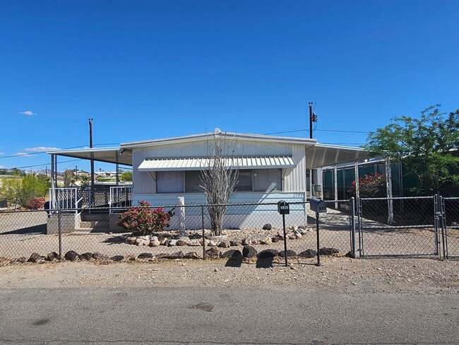 CUTE 2 Bed/2 Bath Mobile on 2 lots in Cent... - CUTE 2 Bed/2 Bath Mobile on 2 lots in Cent... Casa