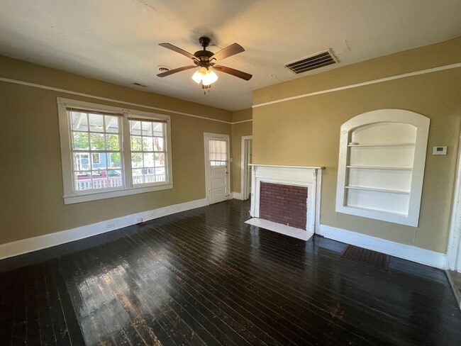 Photo - 2 bedroom 1 bathroom house with fenced yard available