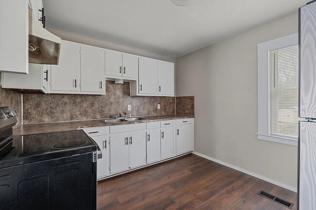 Cocina - 4647 Buckner St