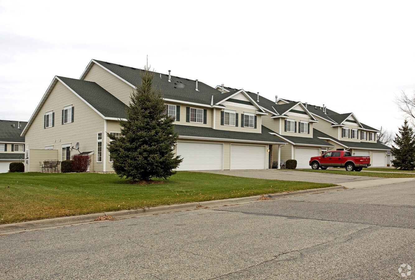 Meadow Lawn Village - Meadow Lawn Village Apartments
