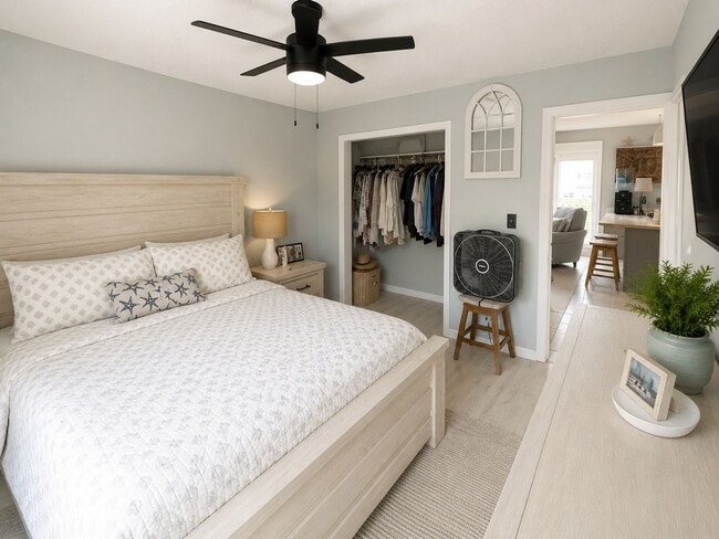 Photo - 5215 Coquina Key Dr SE