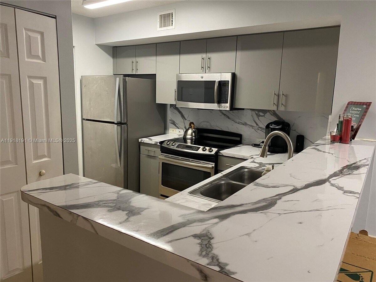 Photo - 677 SW 111th Ave Unit 202