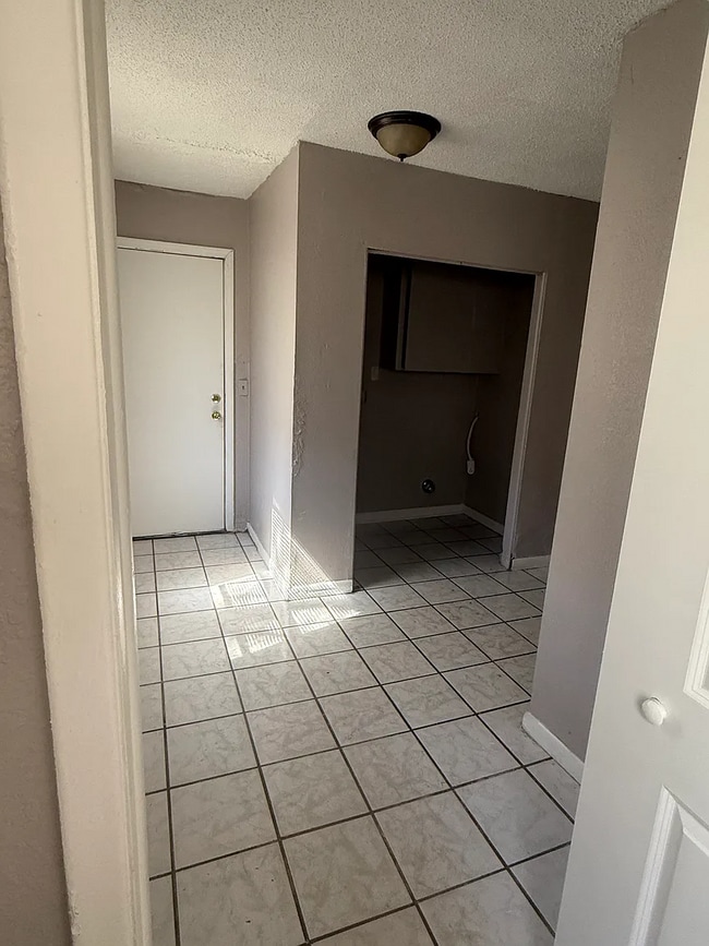 Photo - 3020 Barnett St