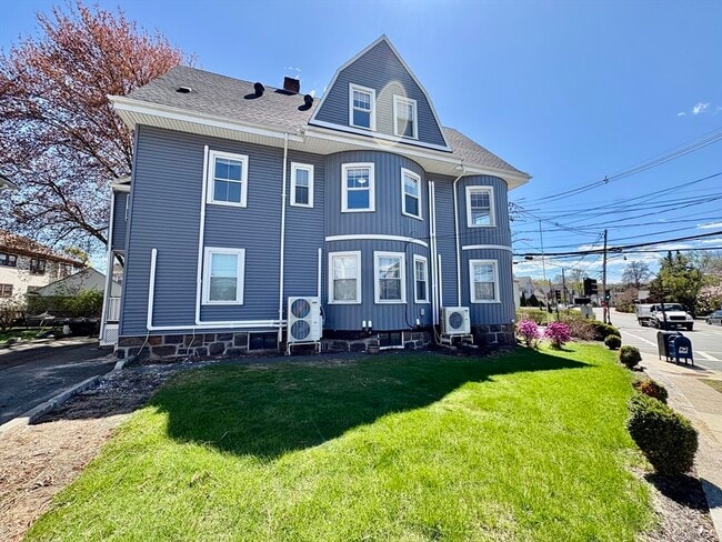 Building Photo - 159 Parsons St Unit 2